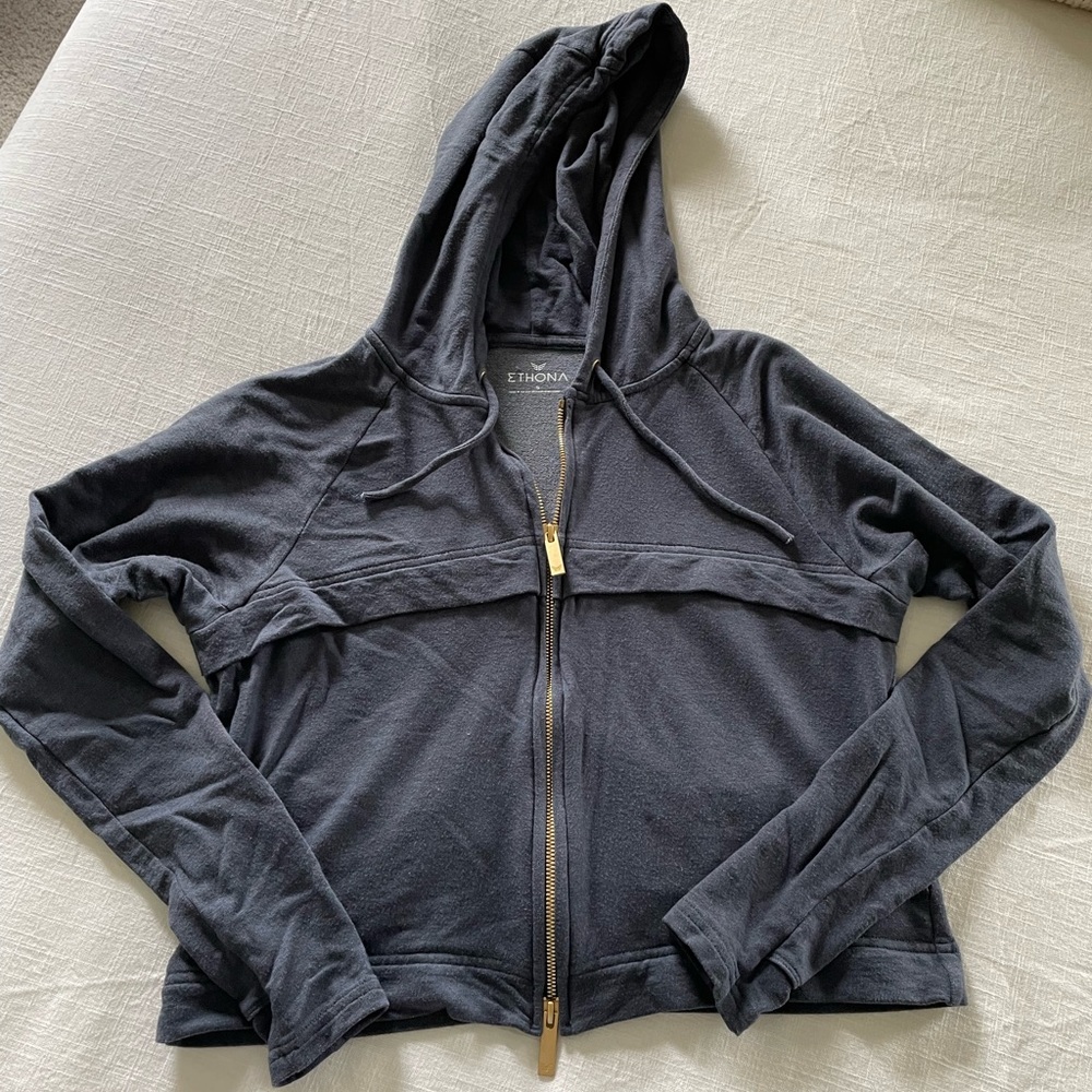 Ethona zip up hoodie!